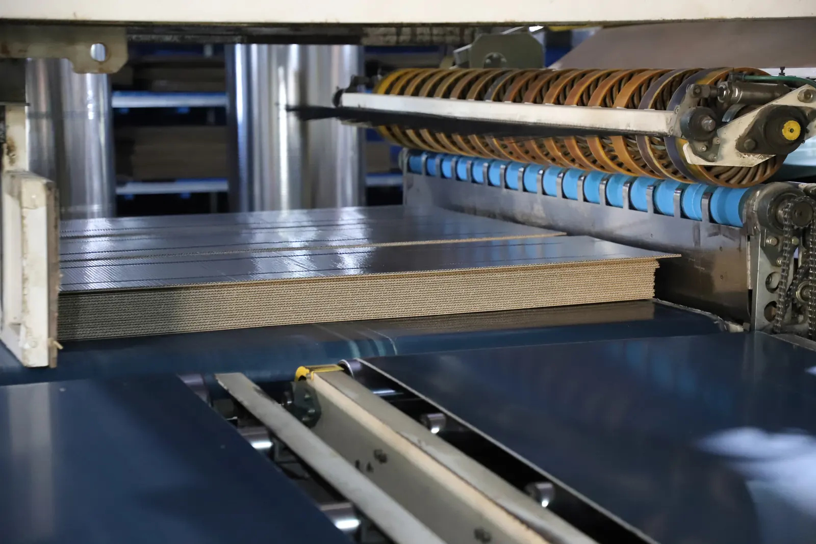 Laminated board inspection
